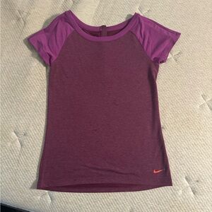 Nike Women’s Purple Short Sleeve Shirt